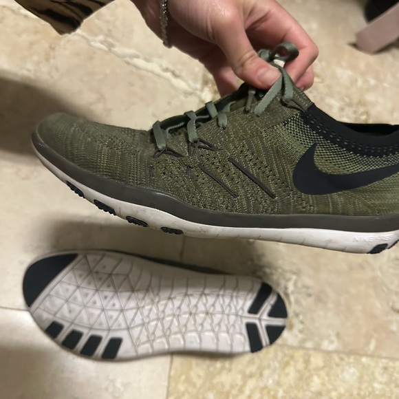 NIKE sneakers - Picture 2 of 3